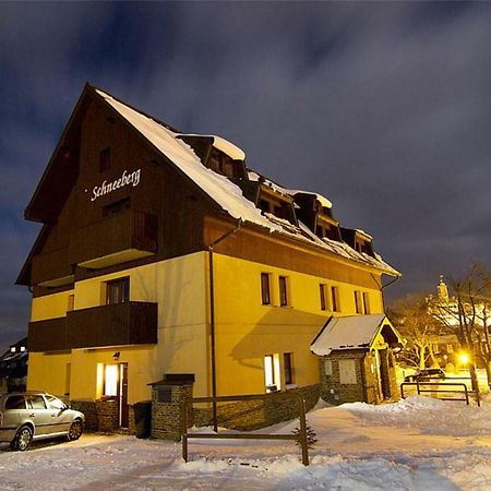 Schneeberg Apartmany Boží Dar Buitenkant foto
